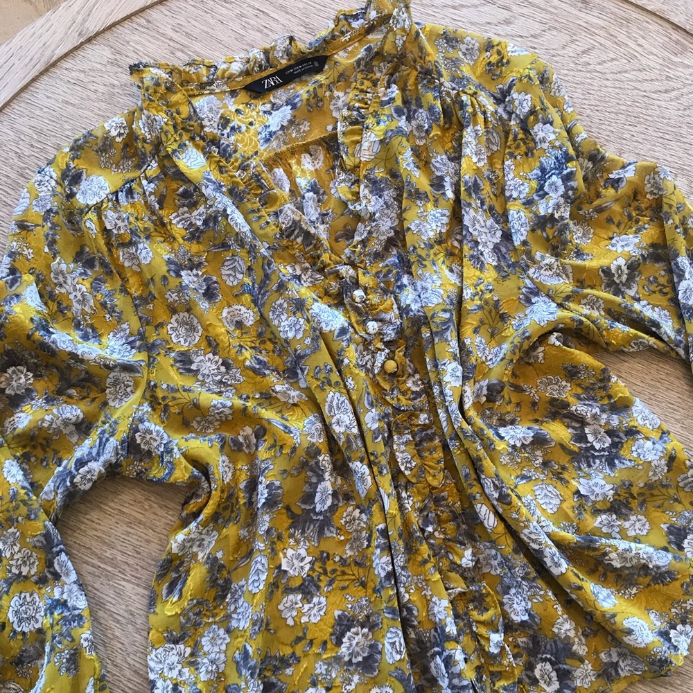 NWOT Zara Ruffle Trim Silky Yellow Gray Floral Pattern Button Floral Blouse Top - Picture 4 of 14